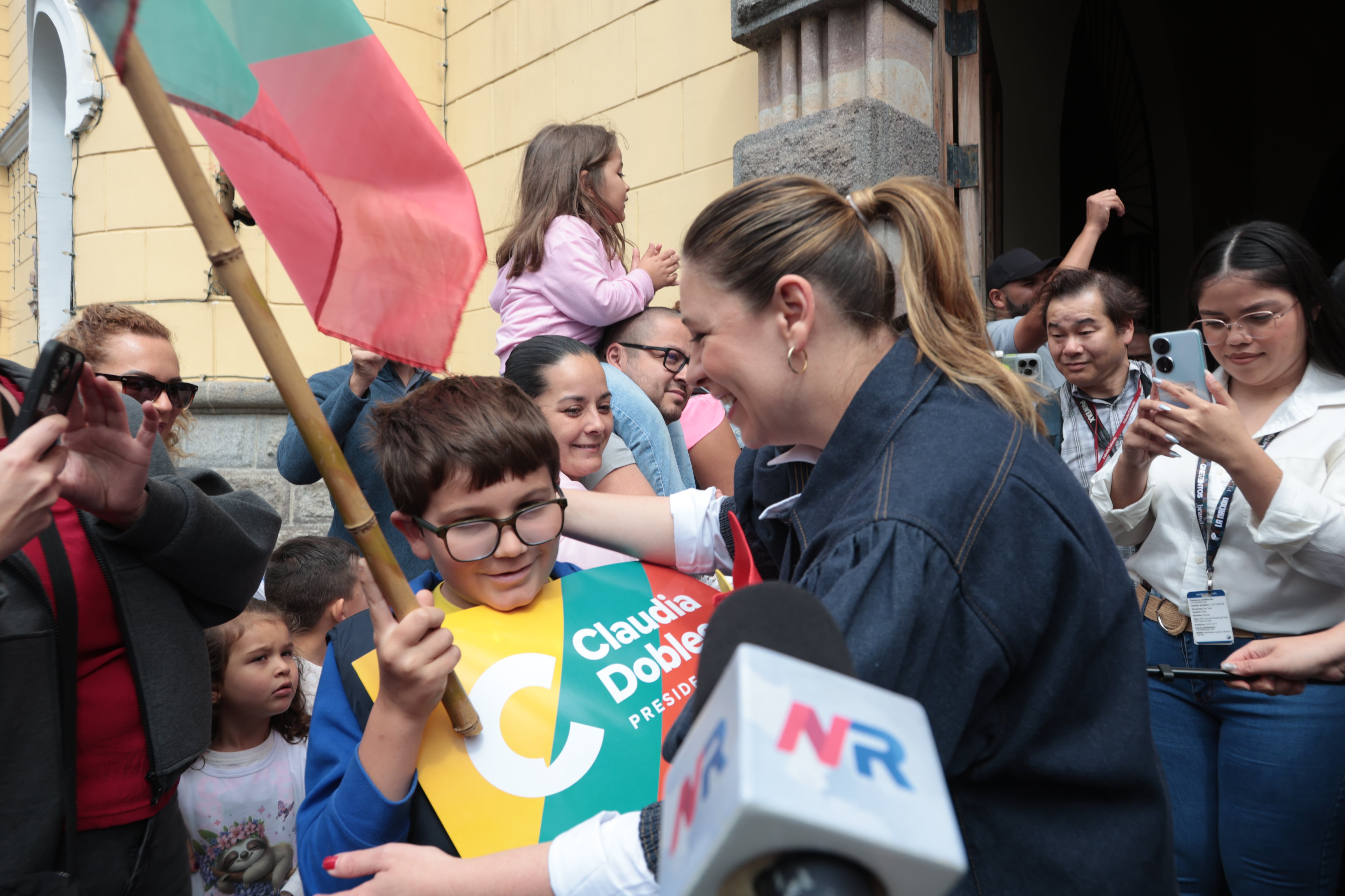 01/02/2026/ la candidata presidencial del partido Coalición Agenda Ciudadana Claudia Dobles visita el Museo de los Niños que emiten el voto infantil / Foto John Durán