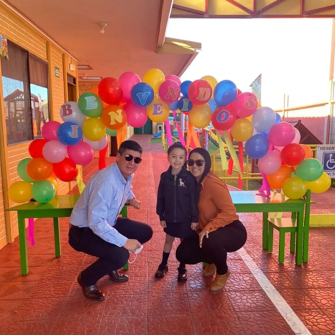 La productora de canal 7, Evelyn Durán, habló por primera vez de su historia de amor con Carlos Álvarez, una relación que formalizarán este 2025 cuando se casen.