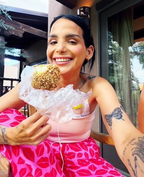 Nicole "Coco" Roper, hija de Lynda Díaz.