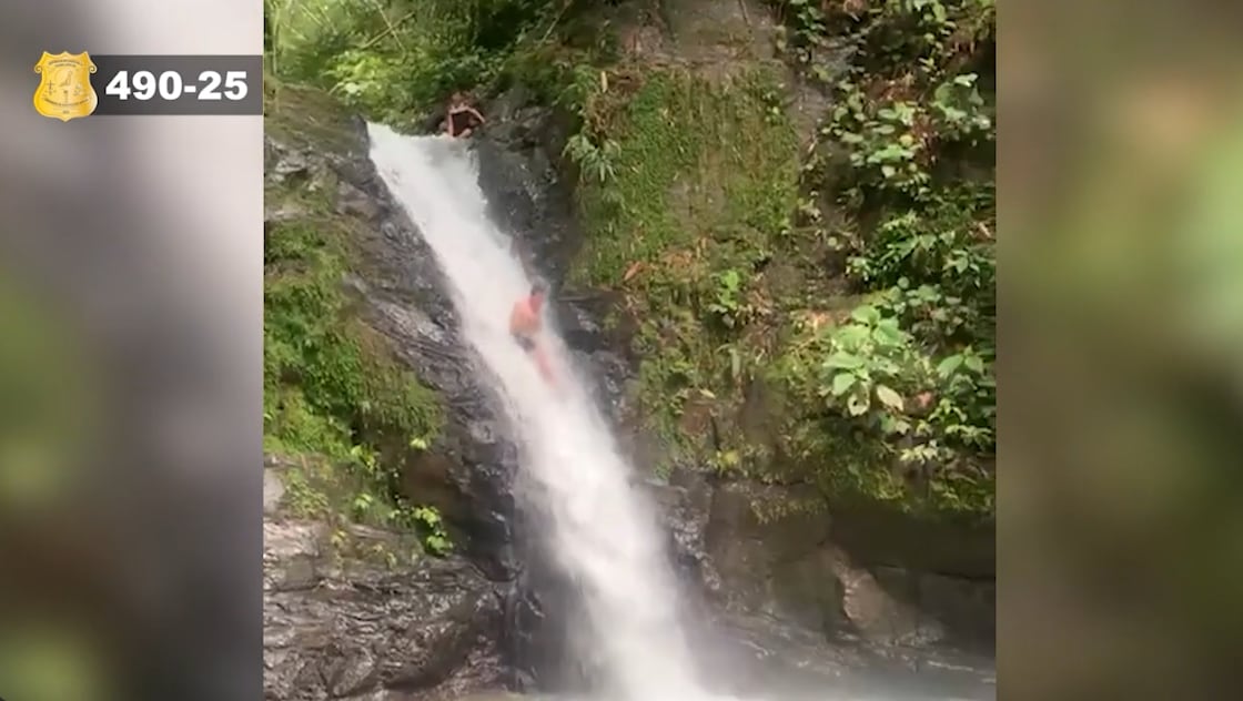 El sospechoso habría cometido el indignante delito en esa misma cascada. Foto OIJ.