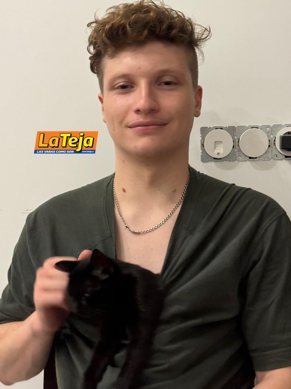 Ilya Elías Muñoz Kabanov, de 23 años, nació en San José y a los 12 años se lo llevaron para Ucrania ahora está en lista para ir a la guerra. Foto: Miguel Muñoz para La Teja