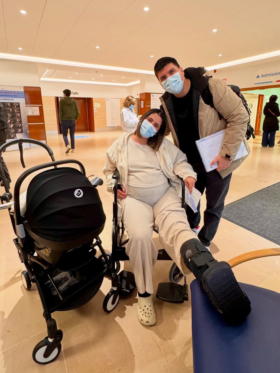 गॅब्रिएला डुरान आणि केविन बॅरंटेस त्यांच्या मुली व्हिक्टोरियाच्या जन्मापासून दोन महिने साजरे करत आहेत.