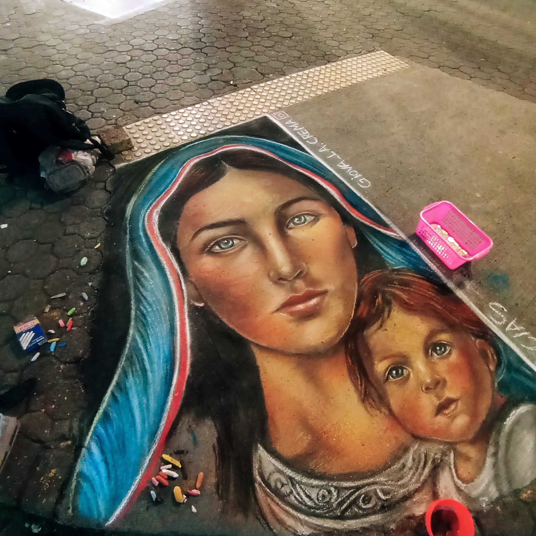 20 -वर्षीय इटालियन, जियोव्हानी कोकाआने दुसर्या वेळी कोस्टा रिकाला भेट दिली आणि त्याच्या स्ट्रीट आर्ट्सच्या मध्यभागी आनंद झाला.