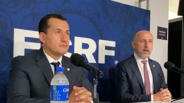 Presidente de la Comisión de Arbitraje lleva un mes fuera de Costa Rica en otro brete, ¿qué anda haciendo?