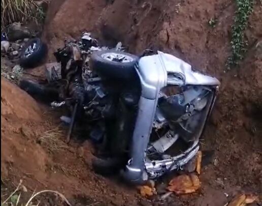 Así quedaron los vehículos tras el violento choque. Foto tomada de redes.