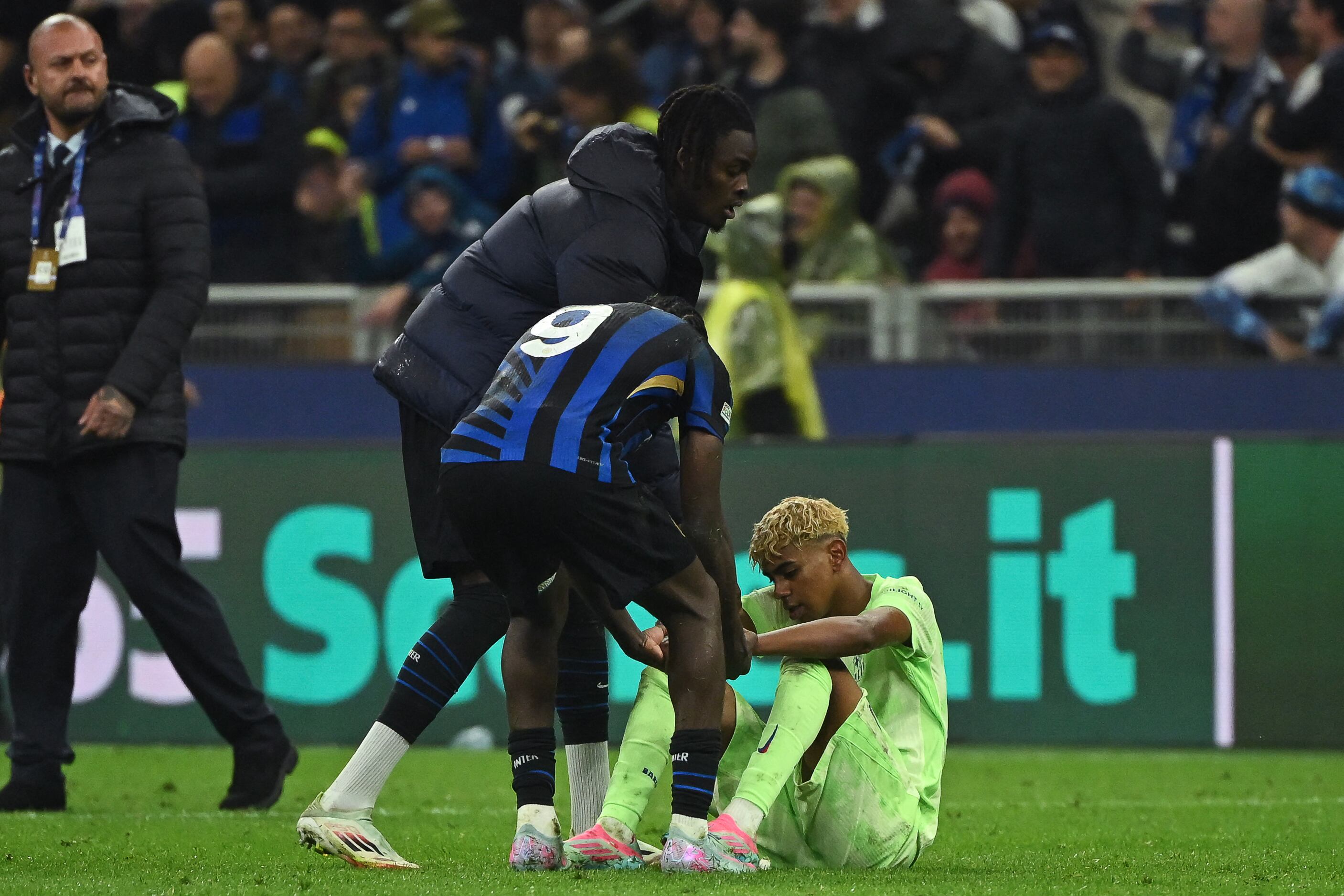 El pitazo definitivo fue música para esa afición del Inter que no podía creer lo que sus ojos veían, que rozaron el infierno y salieron de él volando y que sus jugadores, héroes de azul y negro, levantaban sus alas para certificar la sufrida victoria y el paso a la final de la Champions League, en una serie que no se olvidará de la memoria de los testigos. Por si acaso, aquí queda escrita.