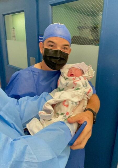 Jorge Castillo Barberena disfrutó de la licencia de paternidad al nacer su hijo Andrés Castillo, él trabaja en Mondelez.