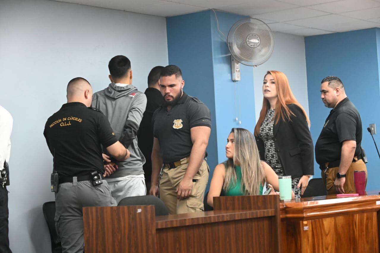 Los hermanos Rojas López de 22 años y 20 años sentenciados a 31 años en la cárcel por el homicidio del universitario Marco Calzada Valverde. Foto: Albert Marín