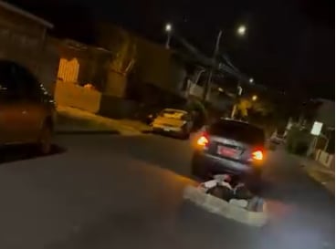 Una acción altamente peligrosa quedó grabada en video en León XIII, Tibás. Foto: Captura de video