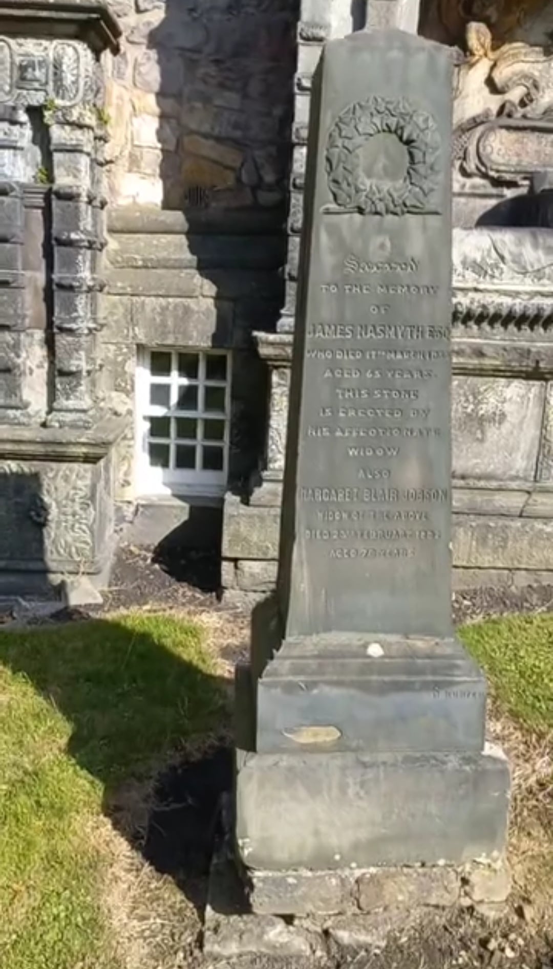 La costarricense Vanessa Alvarado, experta en la investigación fenómenos paranormales, visitó Escocia del 16 al 24 de setiembre del 2023 el cementerio más embrujado del mundo, el cementerio Greyfriars.