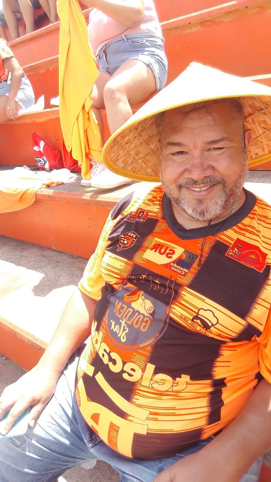 Jorge Alegría sacó cuentas y ve a su amado Puntarenas en las semifinales, junto a Saprissa. Cortesía.