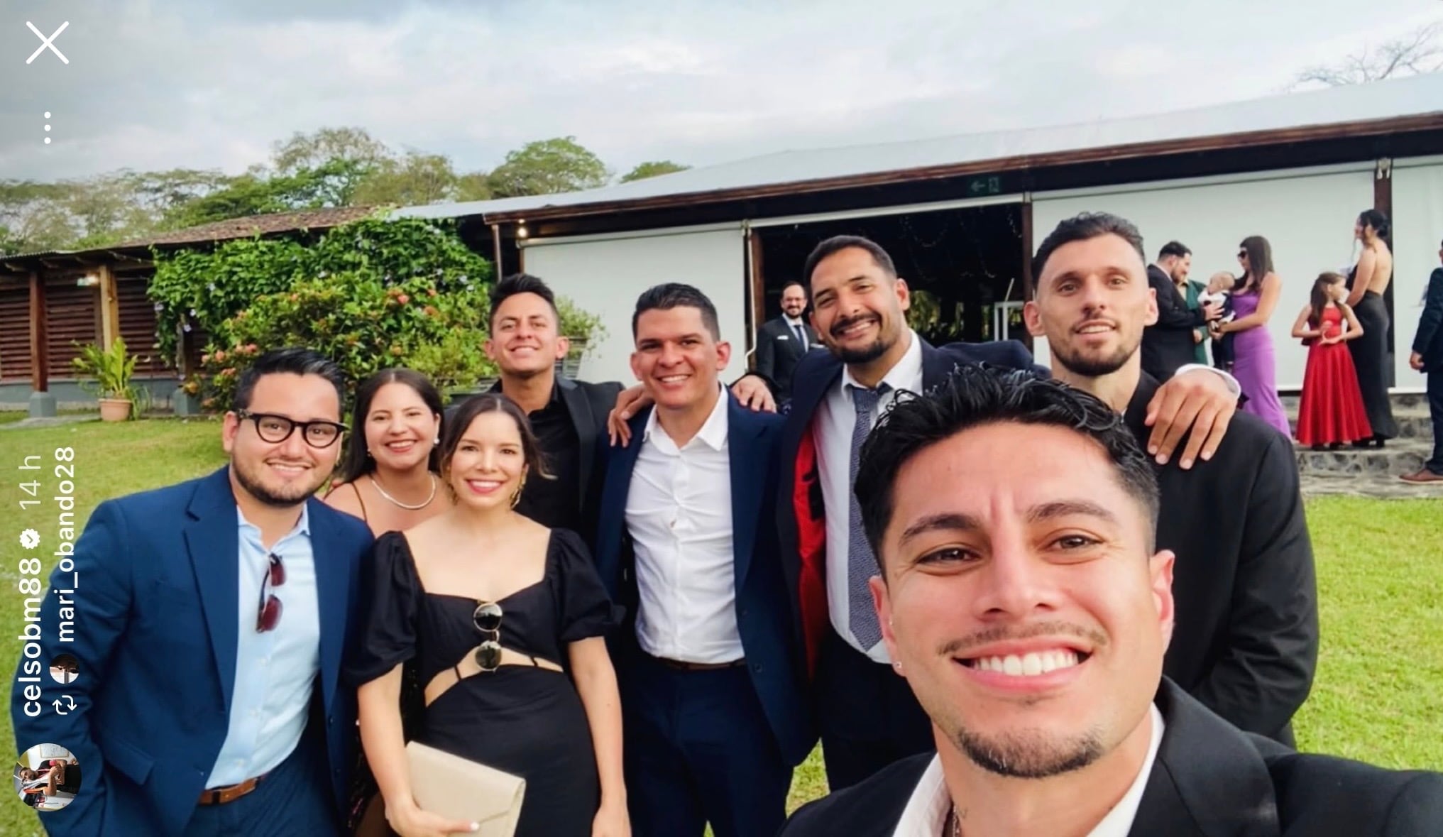Varios integrantes de Liga Deportiva Alajuelense acudieron a la boda de Aarón Salazar.