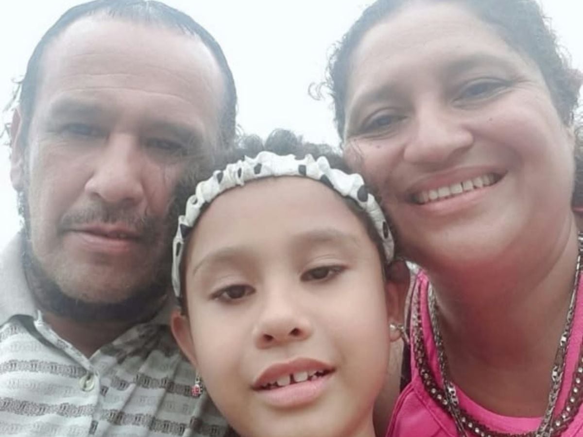 Alexa se ha apoyado mucho en sus papitos Glenda y Luis Alberto para salir adelante. Foto: Cortesía Glenda Quesada.