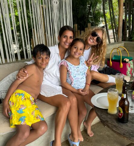 Paulina Rubio y el jugador David Guzmán, del Deportivo Saprissa.