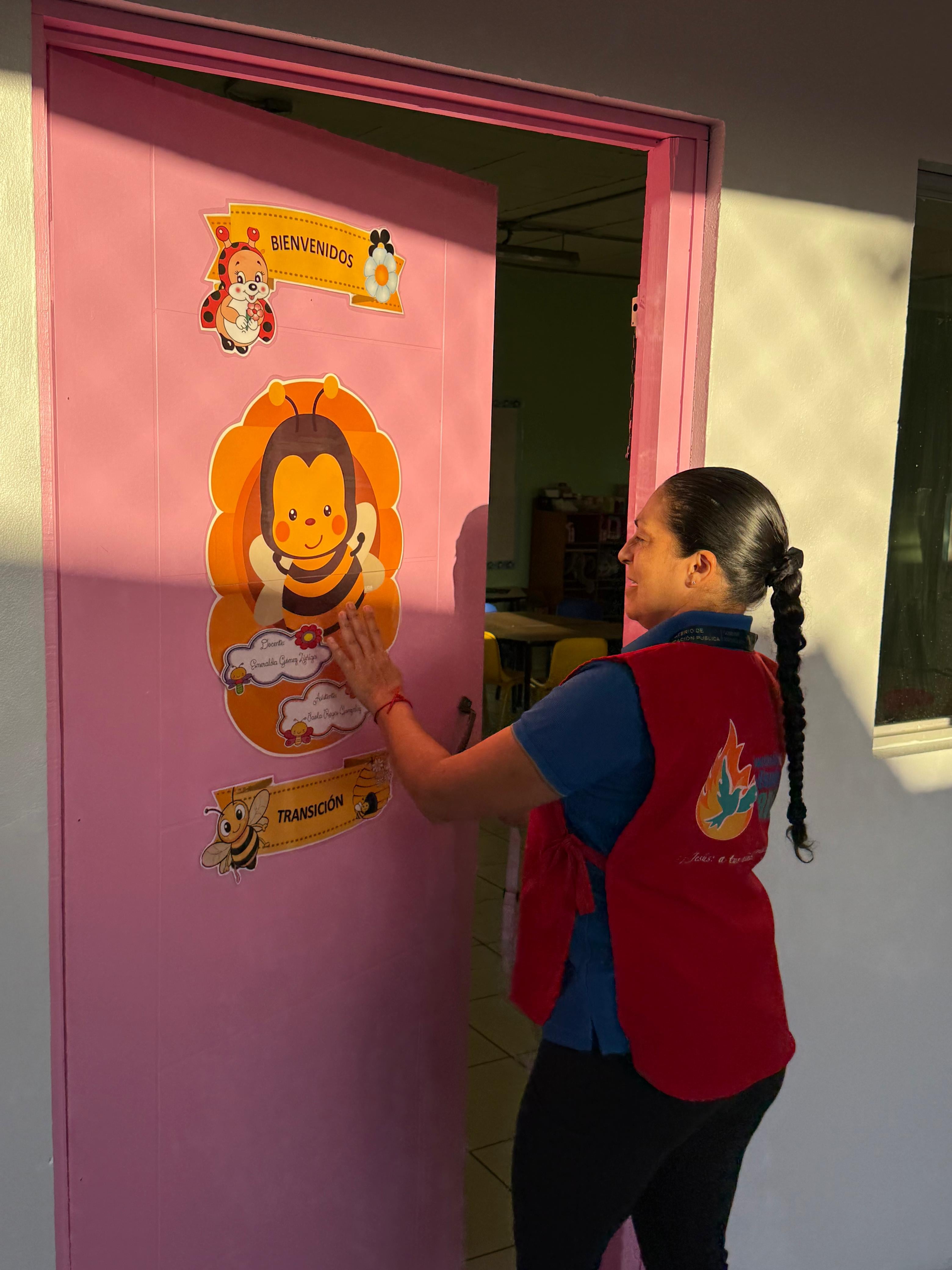 El padre Sergio Valverde, presidente y fundador de la Asociación Obras del Espíritu Santo, nos confirmó que está muy cerca de que el Centro Educativo de la Alegría sea el primer centro de educación privada gratuito del país.