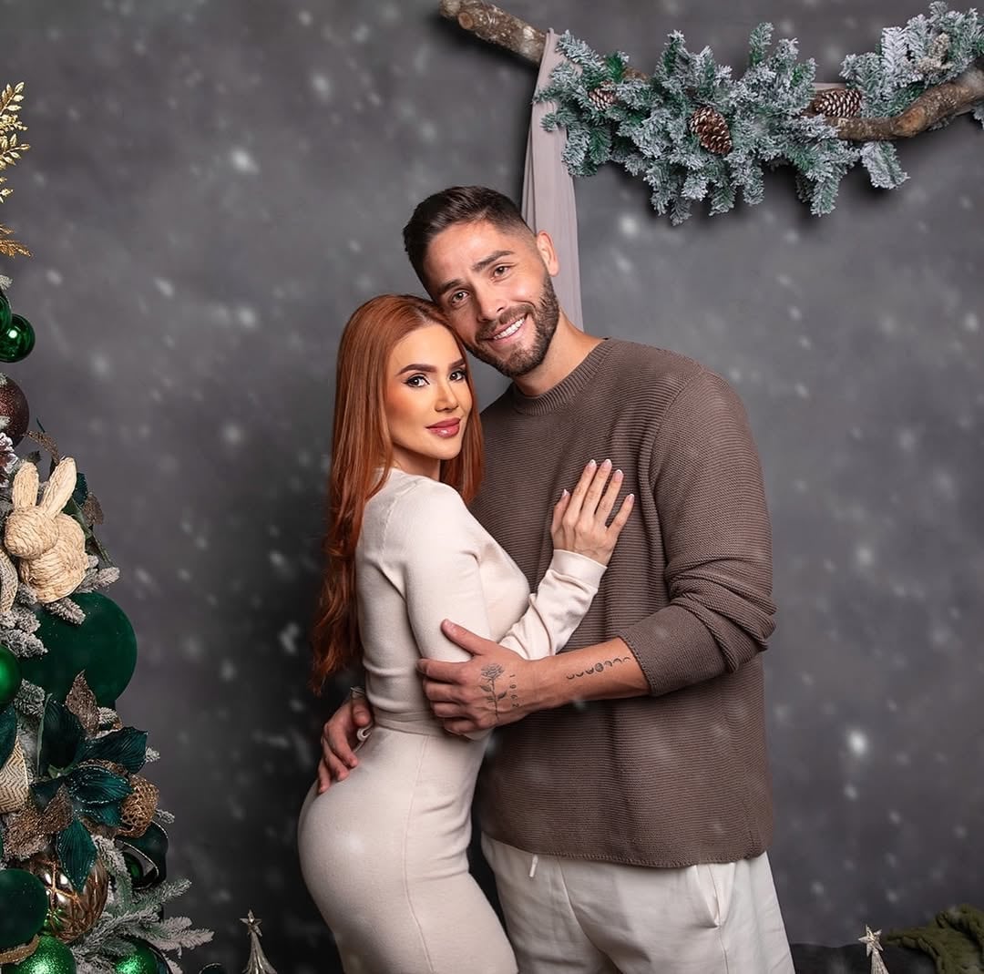 Los planes de boda entre Jonathan Moya y Joseline Valverde siguen viento en popa, independientemente de la fecha del juego de vuelta de la gran final del torneo de Apertura. Instagram.