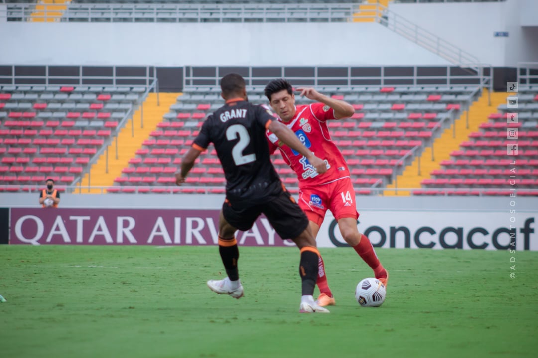 Christopher Meneses. Facebook Santos.