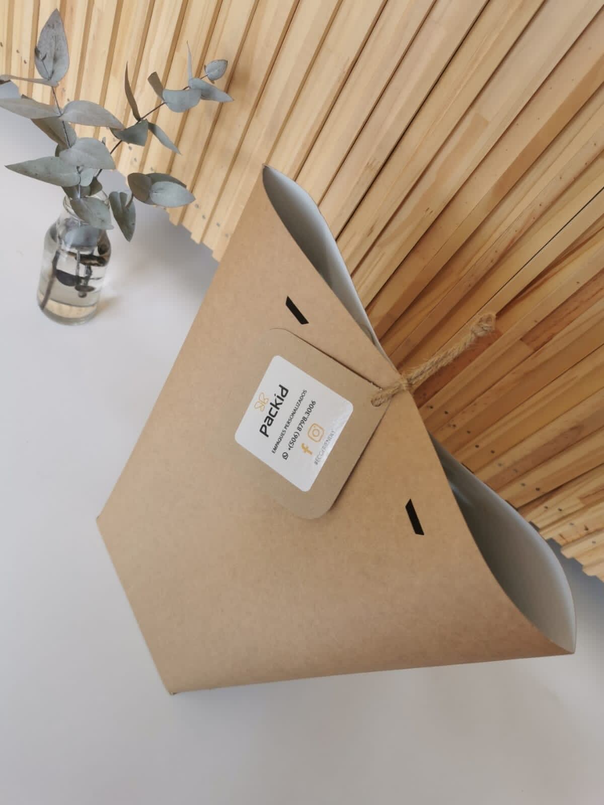 Packid, productos biodegradables creados por el jugador Esteban Ramírez. Cortesía.