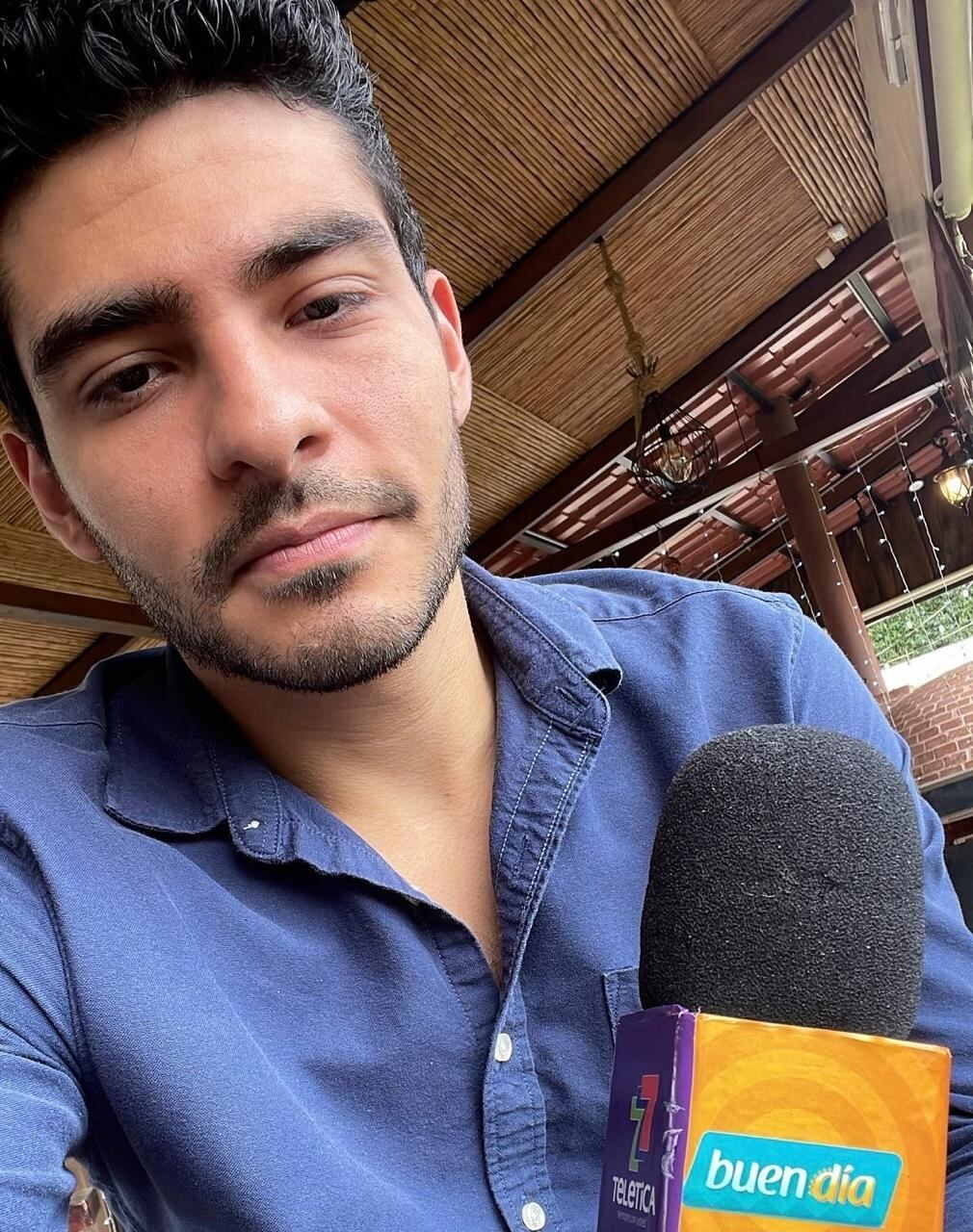 Julián Valverde, el nuevo periodista de Teletica, contó la difícil situación por la que pasó hace 10 años y que lo llevó al mundo del teatro y del cine antes de debutar en la televisión.