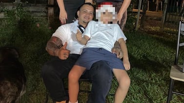 Vecino narra escena de dolor y revela qué dijo el abuelo del niño de 12 años asesinado junto a su padre