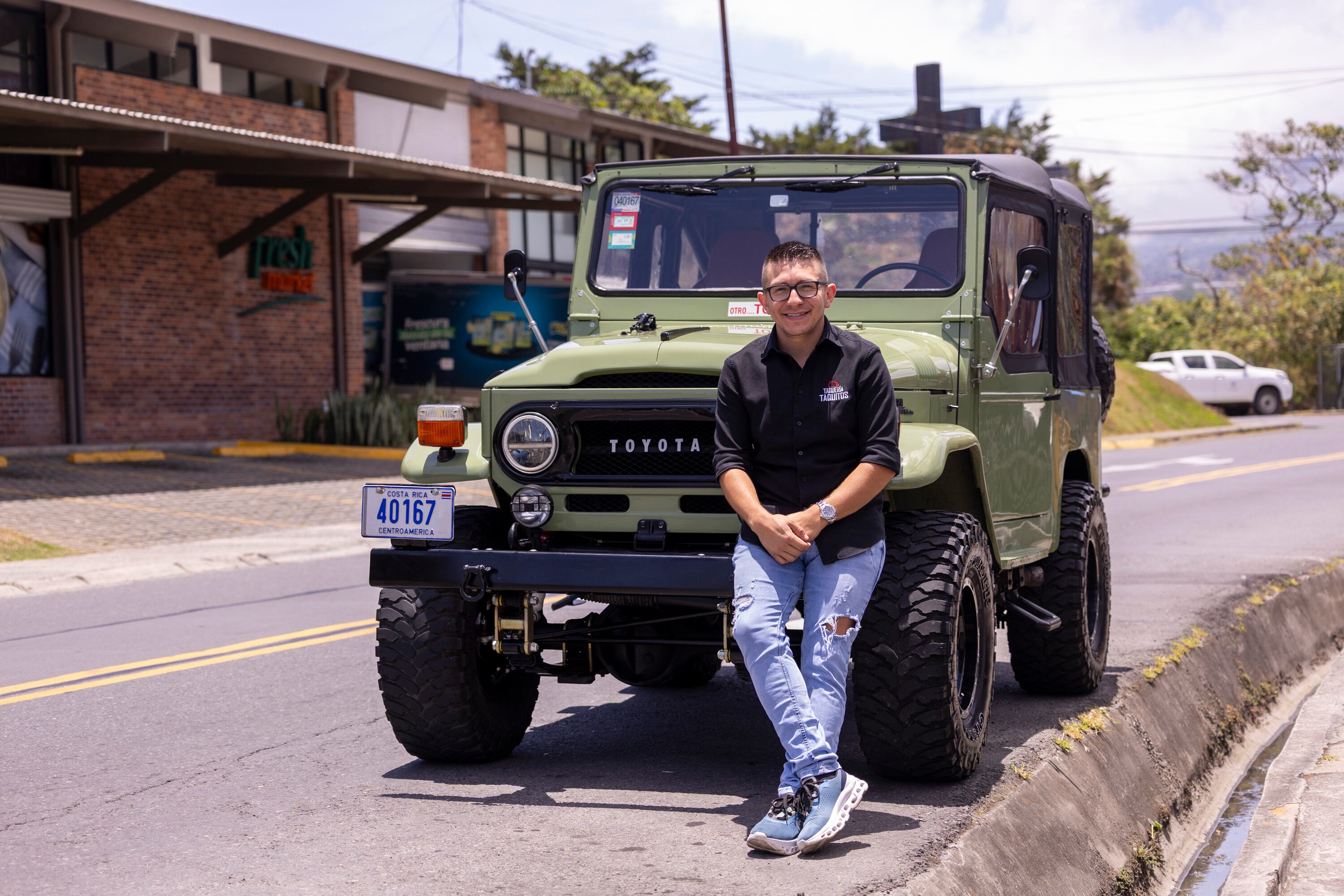 24/04/2025, San José, Sabanilla, entrevista con Javier, para hablar acerca de su Toyota Land Cruiser para el Chuzo de la semana.