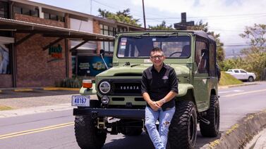 Joven restauró Land Cruiser para su papá y ahora el chuzo es la envidia de las calles