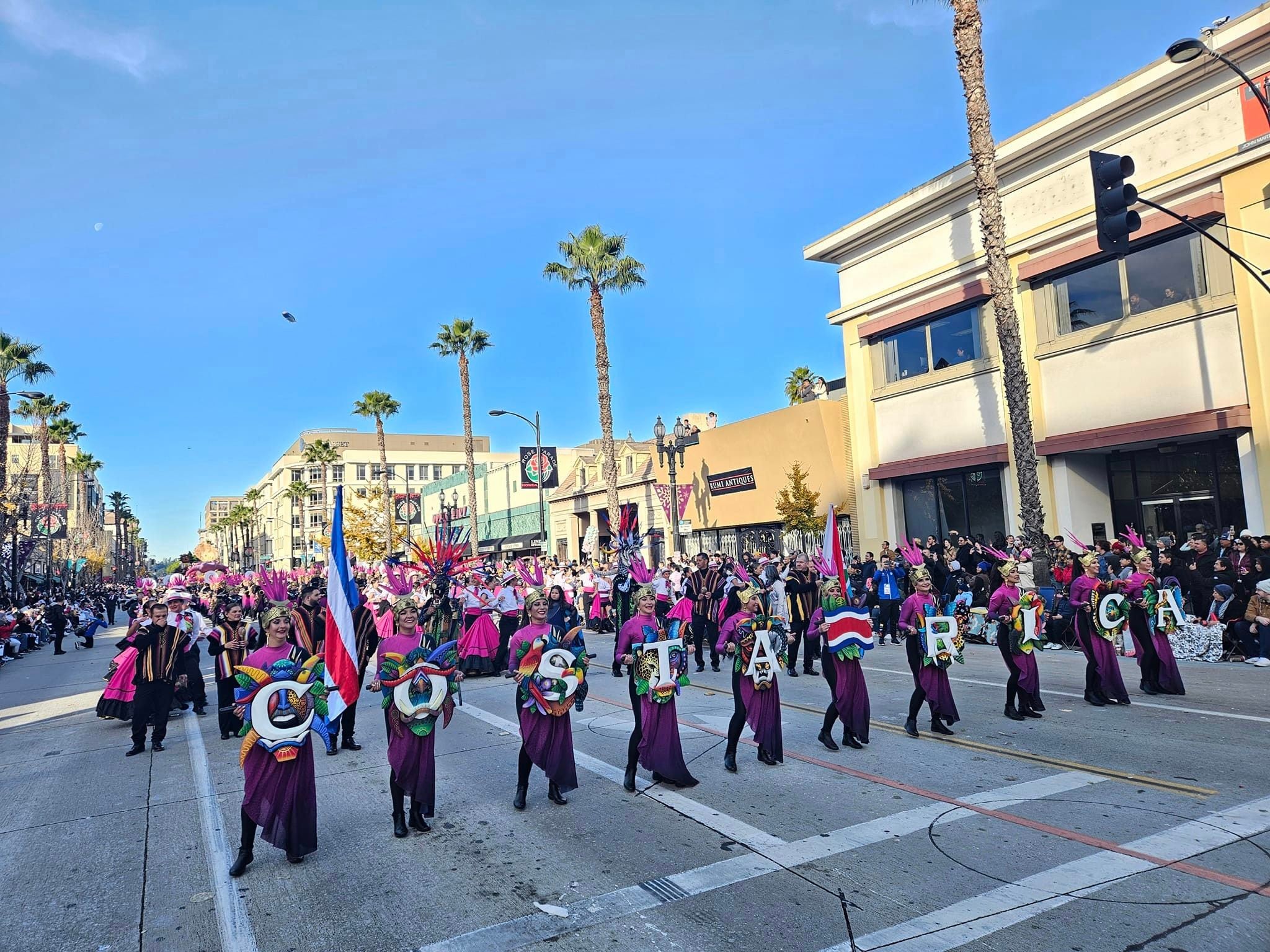 Con gran orgullo patrio, Elesban Rodríguez, director de la Banda Municipal de Zarcero (BMZ), celebró que cumplieron con el gran objetivo que se impusieron desde que fueron confirmados como participantes en el Desfile de las Rosas 2024