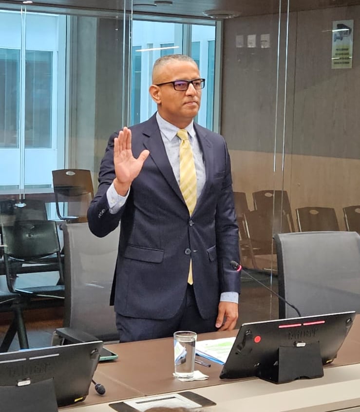 Alejandro Brokke comparece en la Asamblea Legislativa