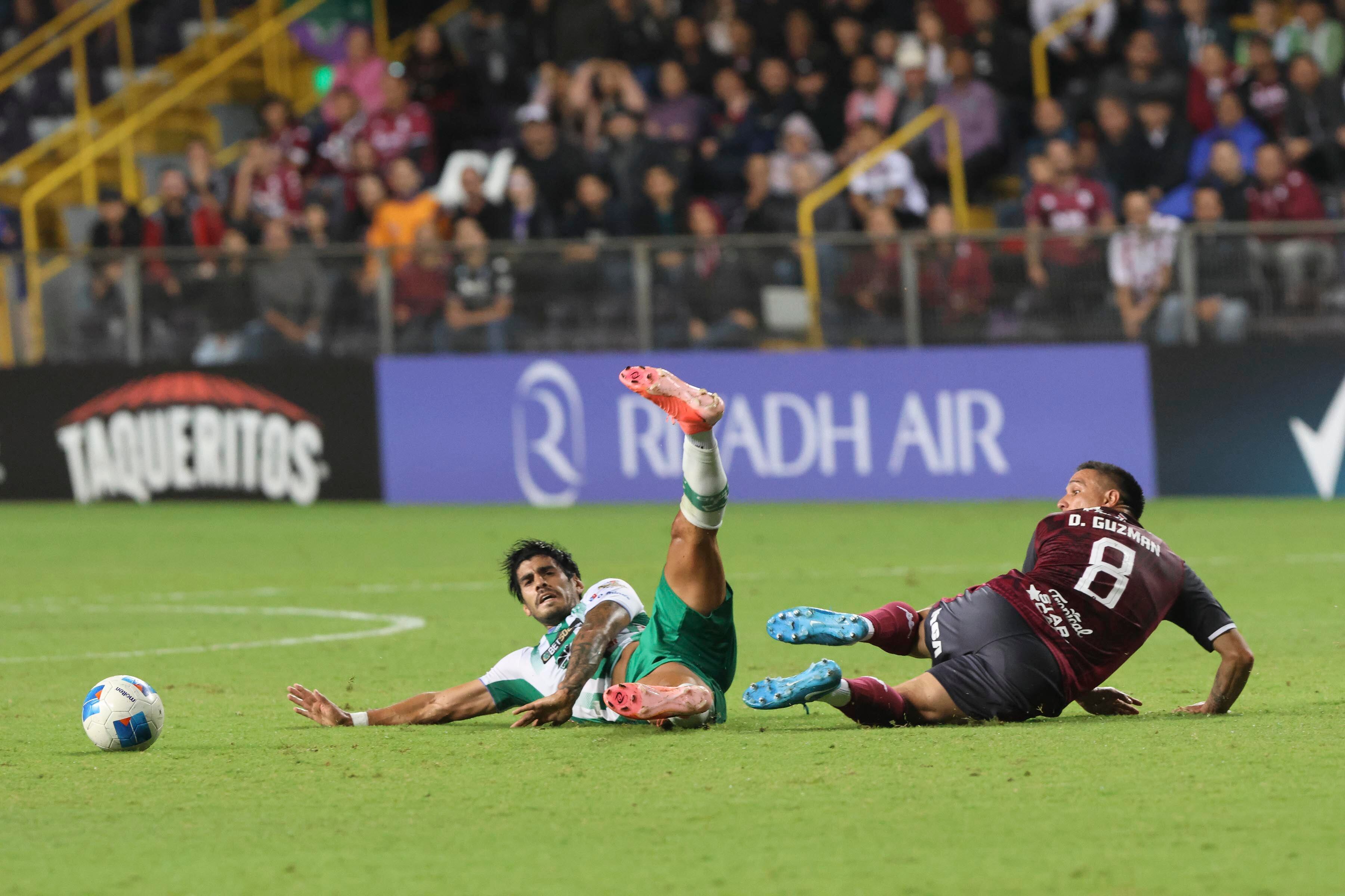 Saprissa vs Antigua
