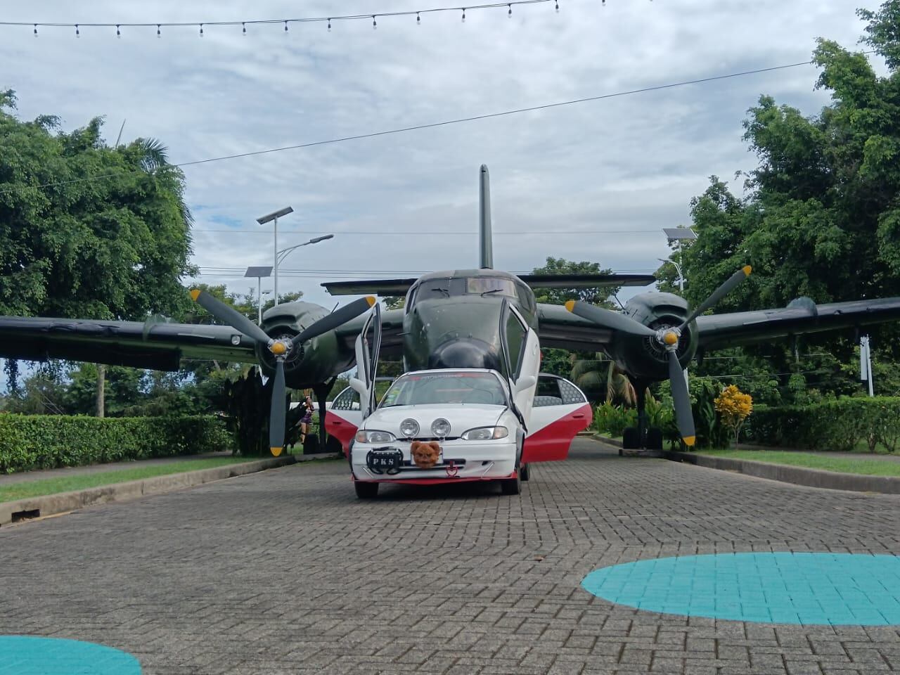 Carmelo, el Accent 94 que parece auto de carreras, pero que rueda en las calles