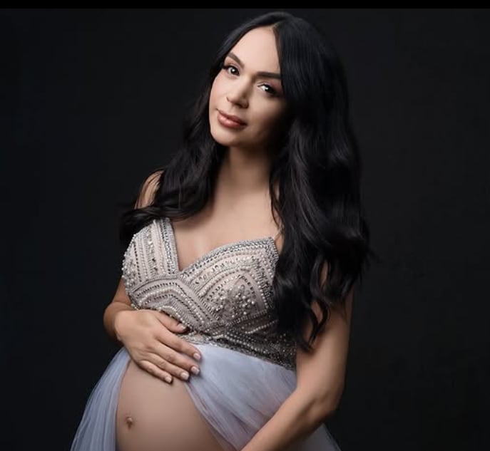 Alejandra Cordero, expareja de Daniel Drew, ya salió del hospital junto con su hijo Damián Drew.