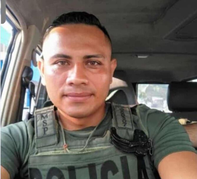 El policía de Fronteras, Mainor Martínez, permanece en el Hospital Tony Facio, donde familiares y compañeros piden donaciones de sangre para salvar su vida.