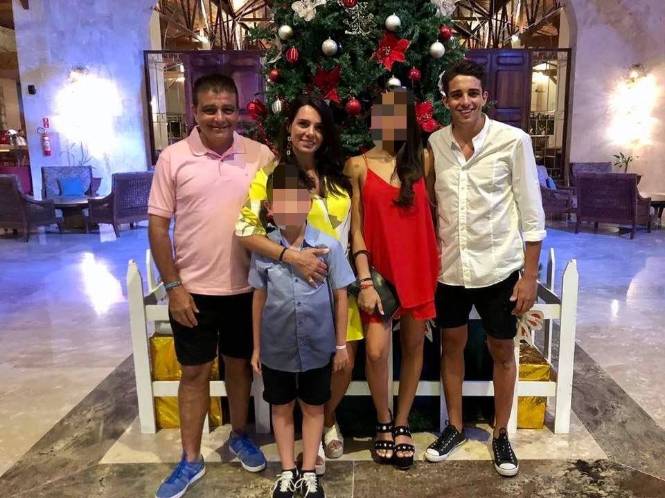Claudio Vivas está casado con Jorgelina Vella, con quien tienen tres hijos. Foto: Facebook