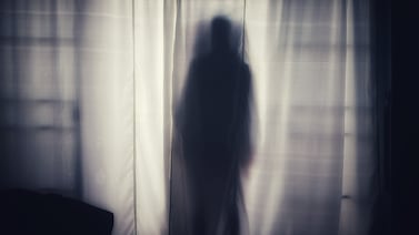 Cuadro embrujado traído de Estados Unidos espantó familia y ahora lo guardan con agua bendita