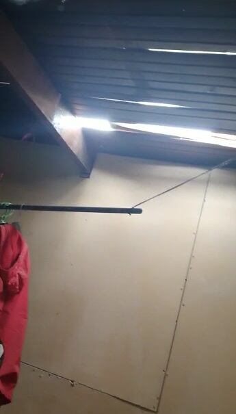 Daños causados por torbellino en La Aurora de Heredia.