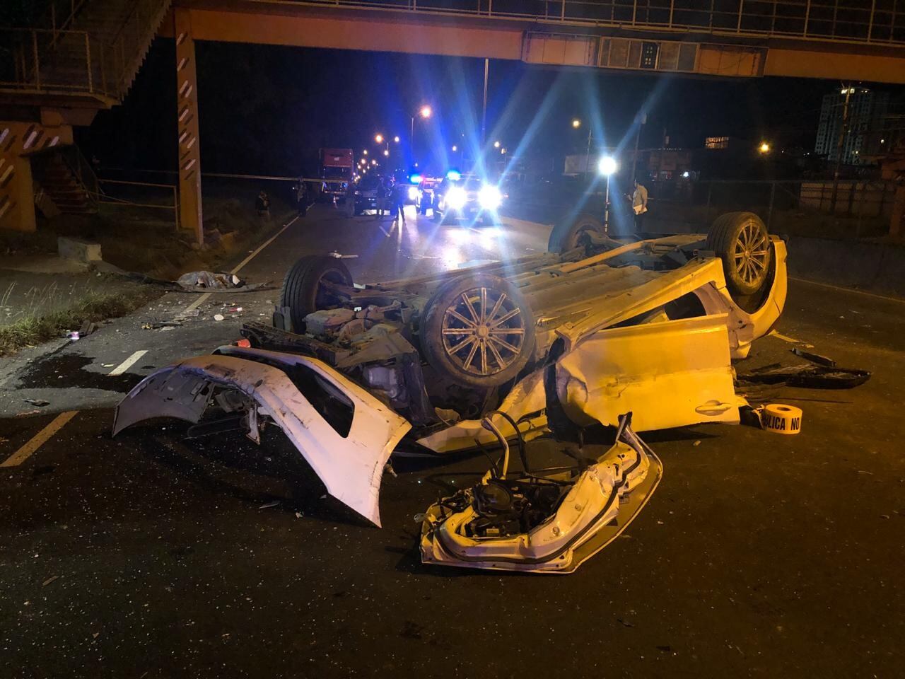 Choque deja dos fallecidos en la autopista General Cañas. Foto cortesía.