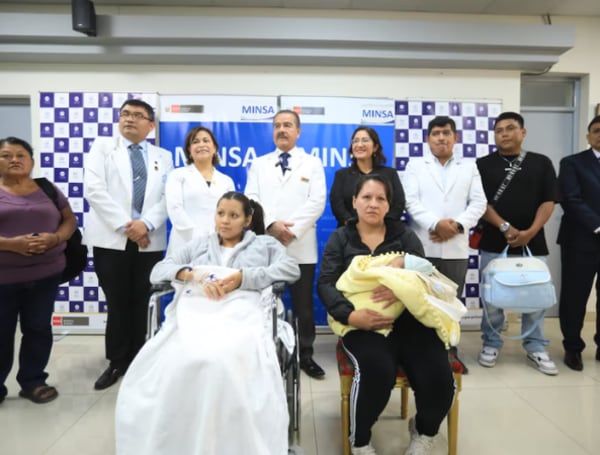 La bebé nació tras desarrollarse en el hígado de su madre, en un caso único en Perú.