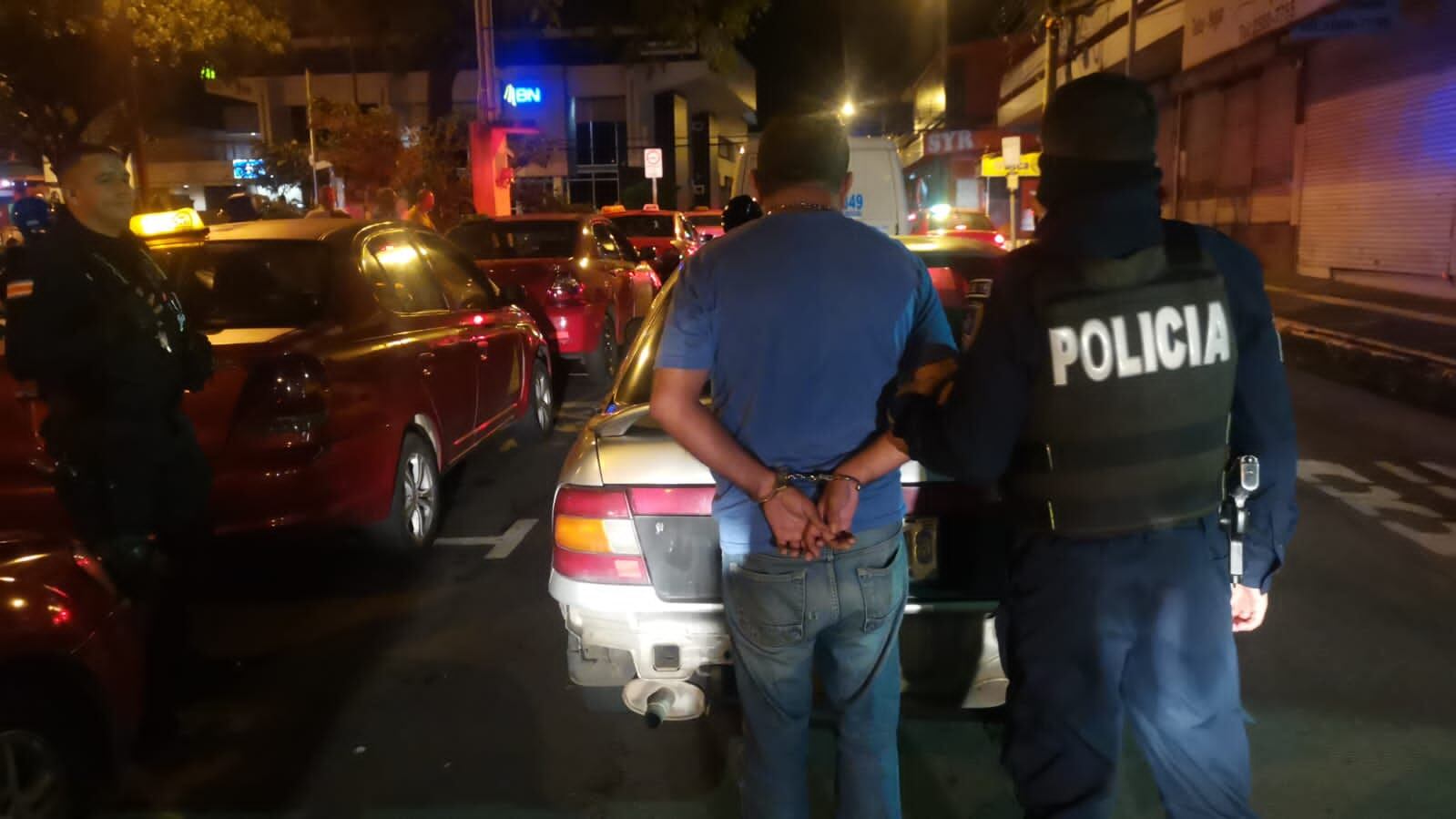 Detenido hombre con orden de captura en Heredia. Foto MSP.