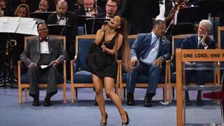 Piernotas de Ariana Grande se robaron el show en funeral de la cantante Aretha Franklin
