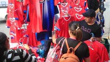 Locura por el debut de la Sele dispara la venta de camisetas