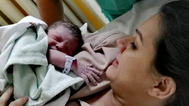 Nació Sammuel, segundo bebé fecundado in vitro en la Caja