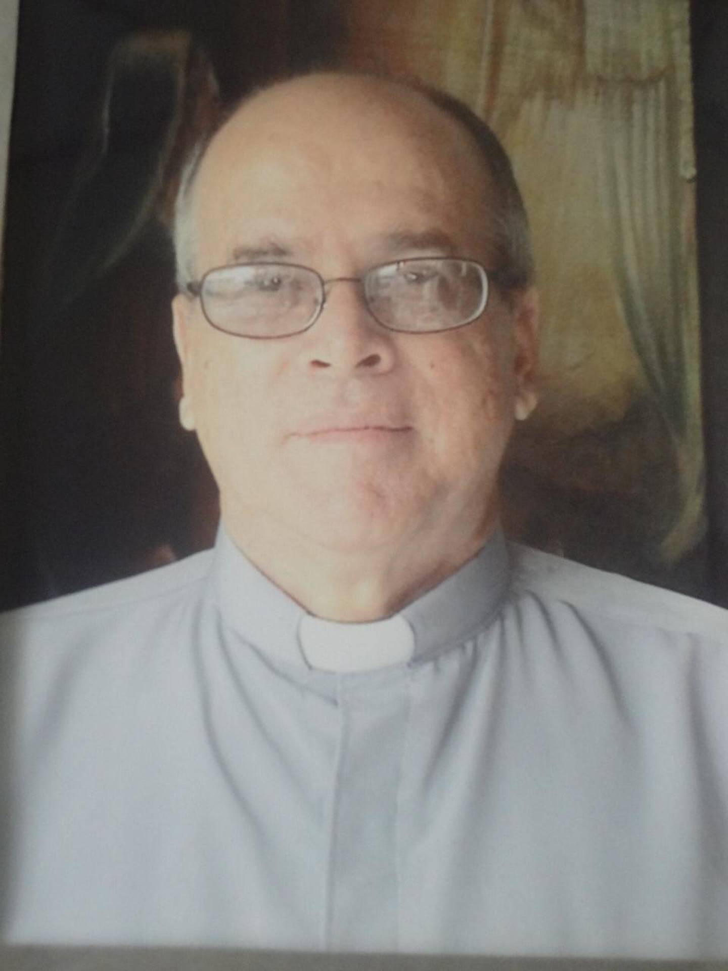 El sacerdote Juan Bautista Bolaños Rojas, de 78 años, falleció de forma trágica al ser atropellado por un carro cuando intentaba cruzar una transitada carretera. Foto cortesía.