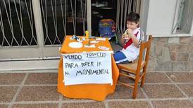 Niño vende sus juguetes para juntar plata y poder ir a la final River Plate - Boca Juniors