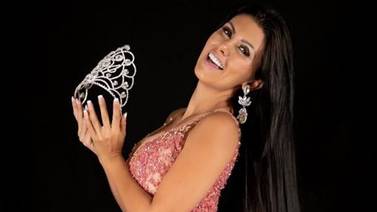 Modelo Adriana Corella se robó el show en presentación de concurso de belleza