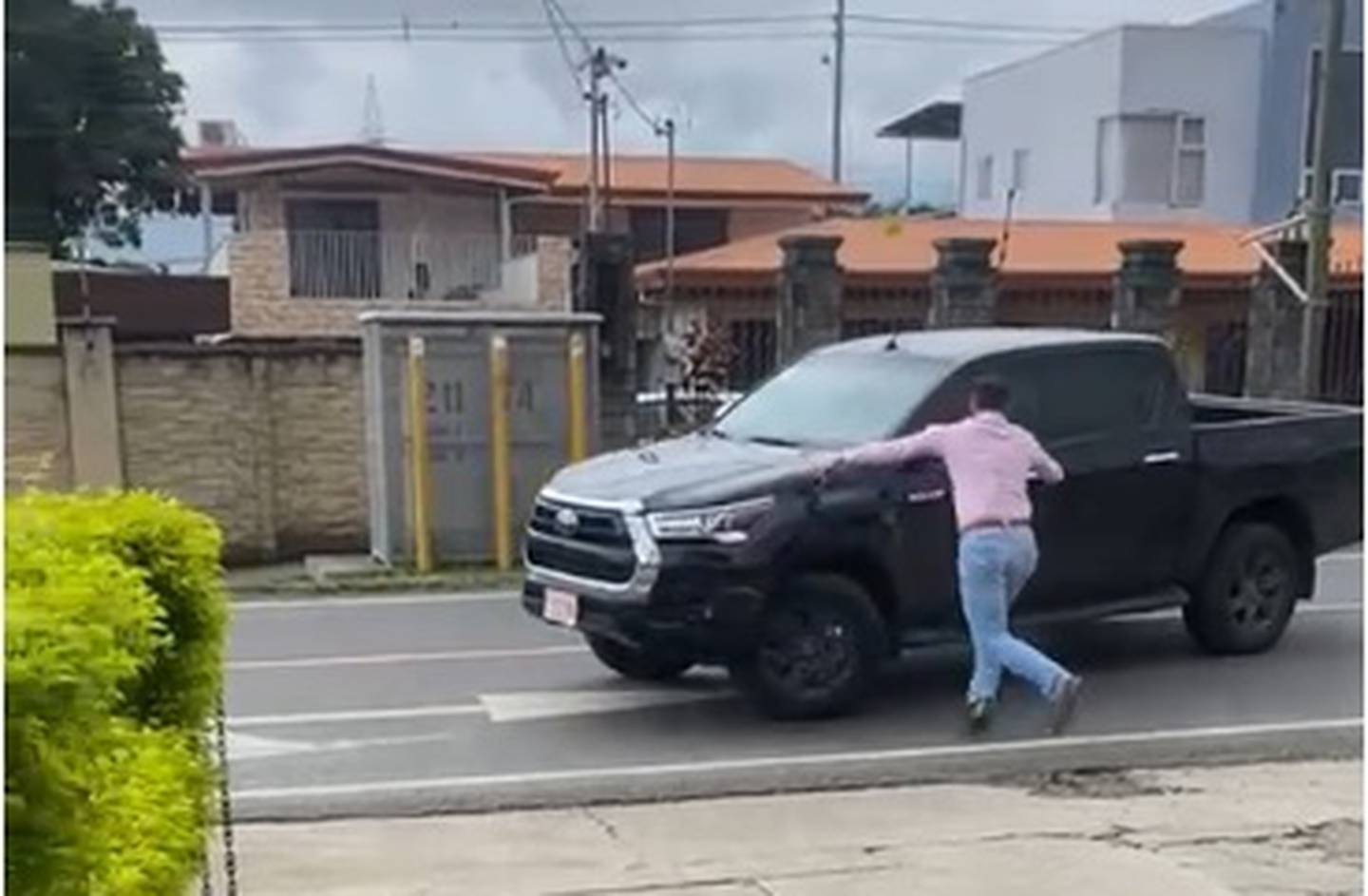 Veterinario víctima de robo de carro en Alajuela. Foto