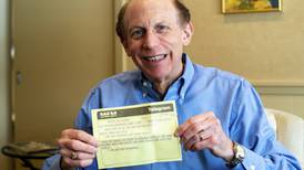 Hombre recibe un telegrama con 50 años de retraso