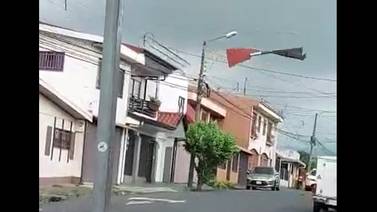 (Video) Torbellino deja sin techo una casa en Santo Domingo de Heredia