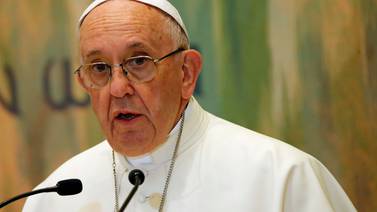 Papa Francisco dice que el sexo es un regalo de Dios y no un tabú
