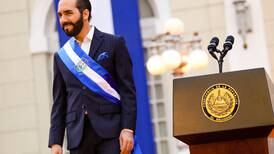 Presidente de El Salvador necesita crema de rosas: quedó todo ardido