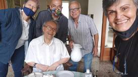 Lucho Barahona cumplió 90 años: “El regalo que quiero es curarme y poder ir al teatro”